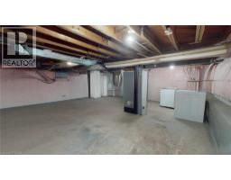 272 GREY Street - 19