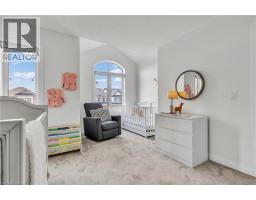 35 CROSSMORE Crescent - 40