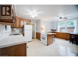 69 BEE Street - 12