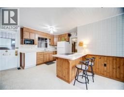 69 BEE Street - 14