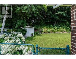9 EDEN Place - 38