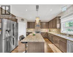 50 HORSESHOE Crescent - 13
