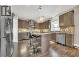 50 HORSESHOE Crescent - 17