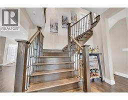 50 HORSESHOE Crescent - 18