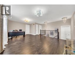 50 HORSESHOE Crescent - 23