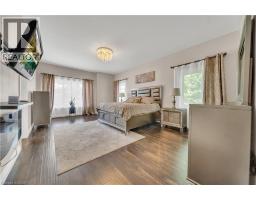50 HORSESHOE Crescent - 24