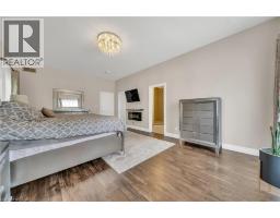 50 HORSESHOE Crescent - 26