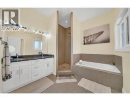 50 HORSESHOE Crescent - 27
