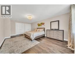 50 HORSESHOE Crescent - 31