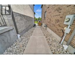 50 HORSESHOE Crescent - 42