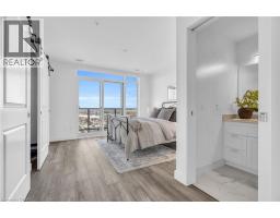 15 GLEBE Street UnitNo. PH2001 - 27