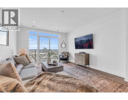 15 GLEBE Street UnitNo. PH2001 - 9
