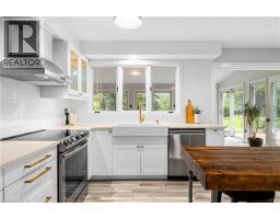 296 EDGEHILL Drive - 24