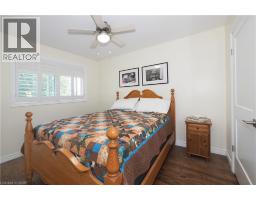 20 GAY Crescent - 24