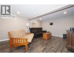 20 GAY Crescent - 31