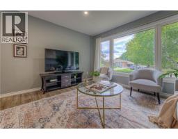 16 BRISBANE Boulevard - 16