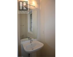 1 BEE Crescent - 12