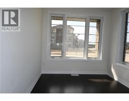 1 BEE Crescent - 14