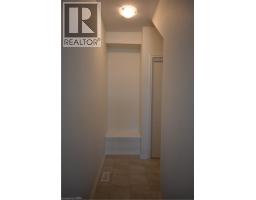 1 BEE Crescent - 24