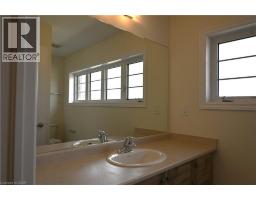 1 BEE Crescent - 37