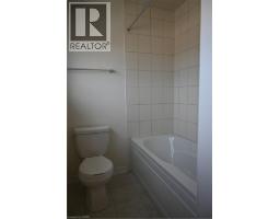 1 BEE Crescent - 38