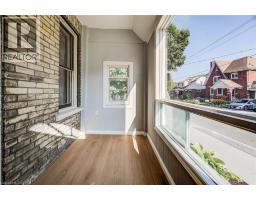 44 YOUNG Street E - 11