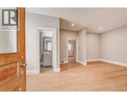 44 YOUNG Street E - 14