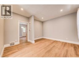44 YOUNG Street E - 18