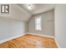 44 YOUNG Street E - 29