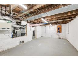 44 YOUNG Street E - 39