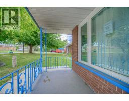 328 CLYDE Road - 4