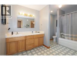 1088 ISABELLA Street - 29