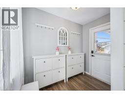 380 DUNDAS Street S - 10