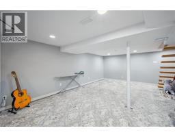 380 DUNDAS Street S - 23