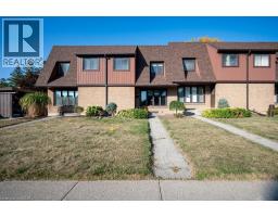 130 KINGSWOOD Drive UnitNo. 33 - 1