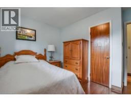 28 MEADOW Crescent - 18