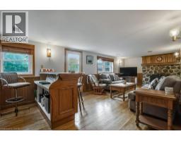 28 MEADOW Crescent - 19