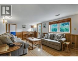 28 MEADOW Crescent - 22