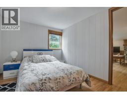 28 MEADOW Crescent - 24