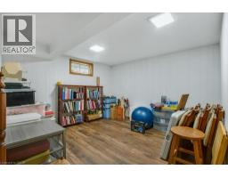 28 MEADOW Crescent - 28