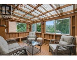 28 MEADOW Crescent - 31