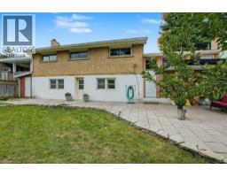 28 MEADOW Crescent - 32