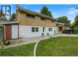 28 MEADOW Crescent - 34