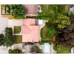 28 MEADOW Crescent - 41