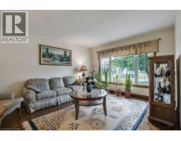 28 MEADOW Crescent - 8