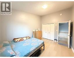 33 BANKSIDE Drive - 32