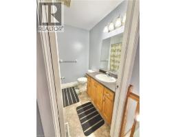 33 BANKSIDE Drive - 45