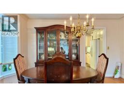 4 ORCHARD Crescent - 16