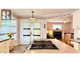 4 ORCHARD Crescent - 18