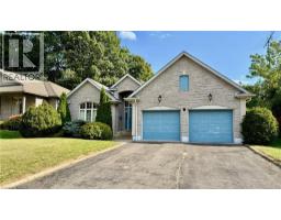4 ORCHARD Crescent - 2